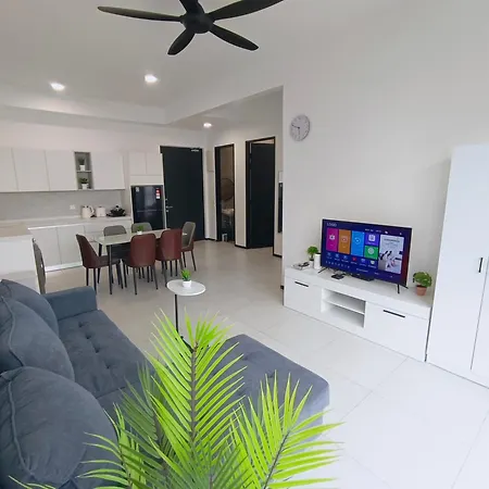 Infinity Pool, Urban Suites, Georgetown, 2 Car Parks By Star Home